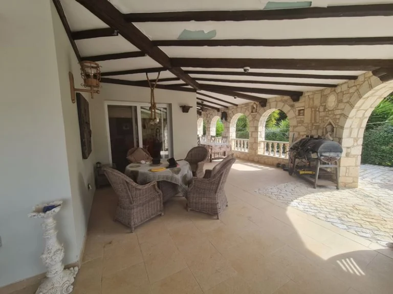 4 Bedroom House for Sale in Pano Arodes, Paphos District