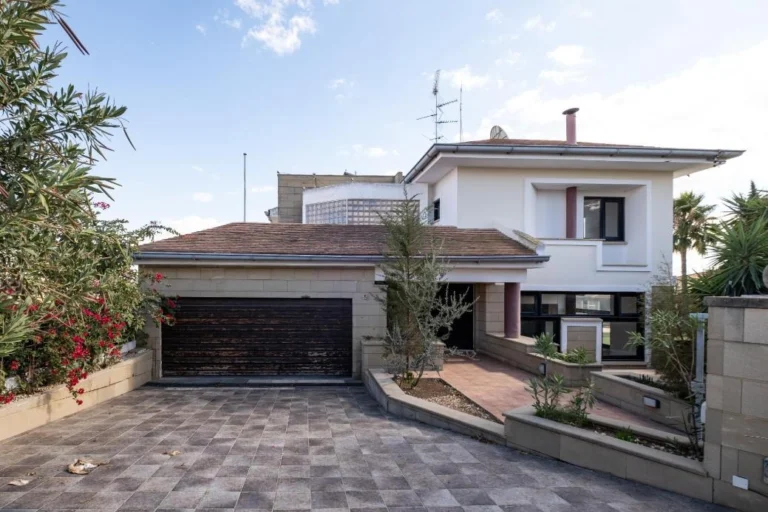 4 Bedroom House for Sale in Strovolos, Nicosia District