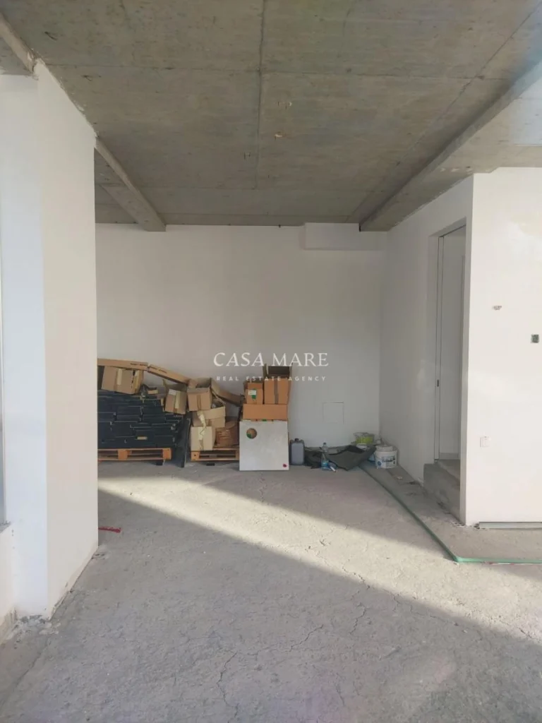200m² Shop for Rent in Aglantzia, Nicosia District