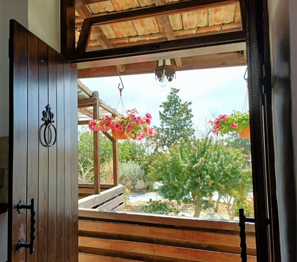 2 Bedroom House for Sale in Pentakomo, Limassol District