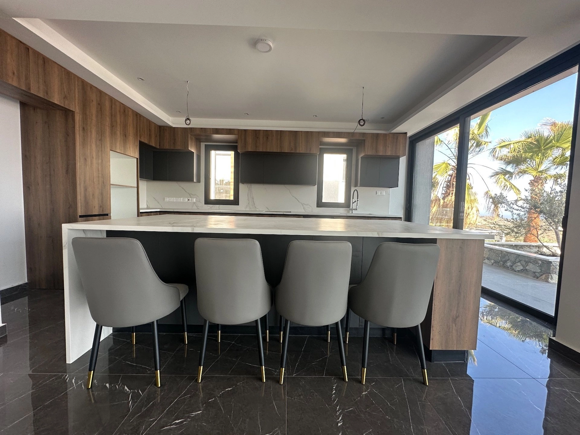 6+ Bedroom House for Rent in Parekklisia, Limassol District