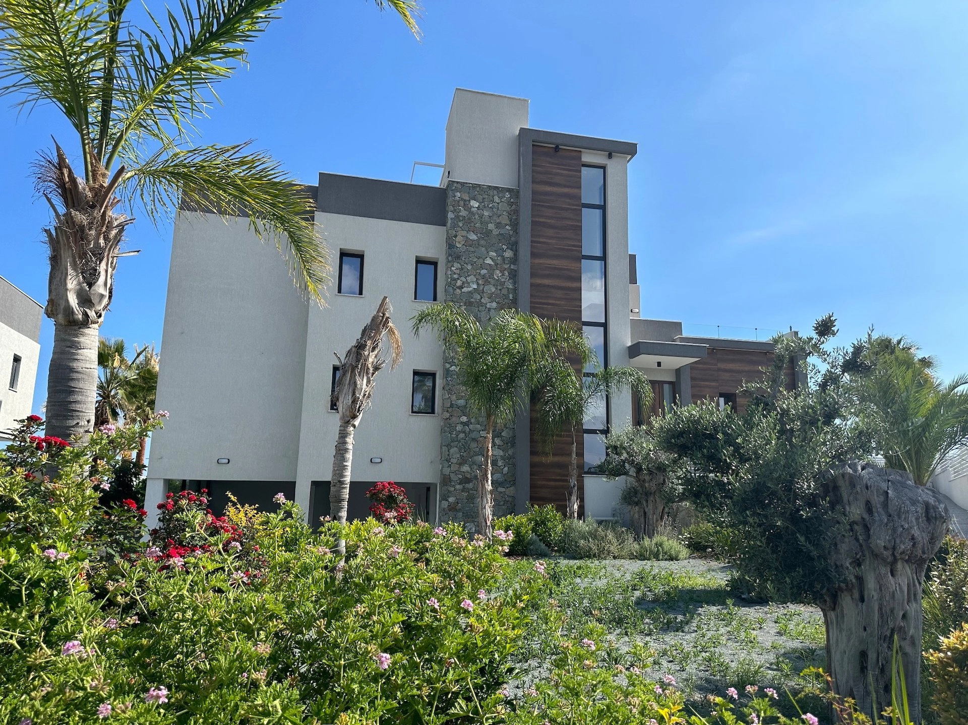 6+ Bedroom House for Rent in Parekklisia, Limassol District