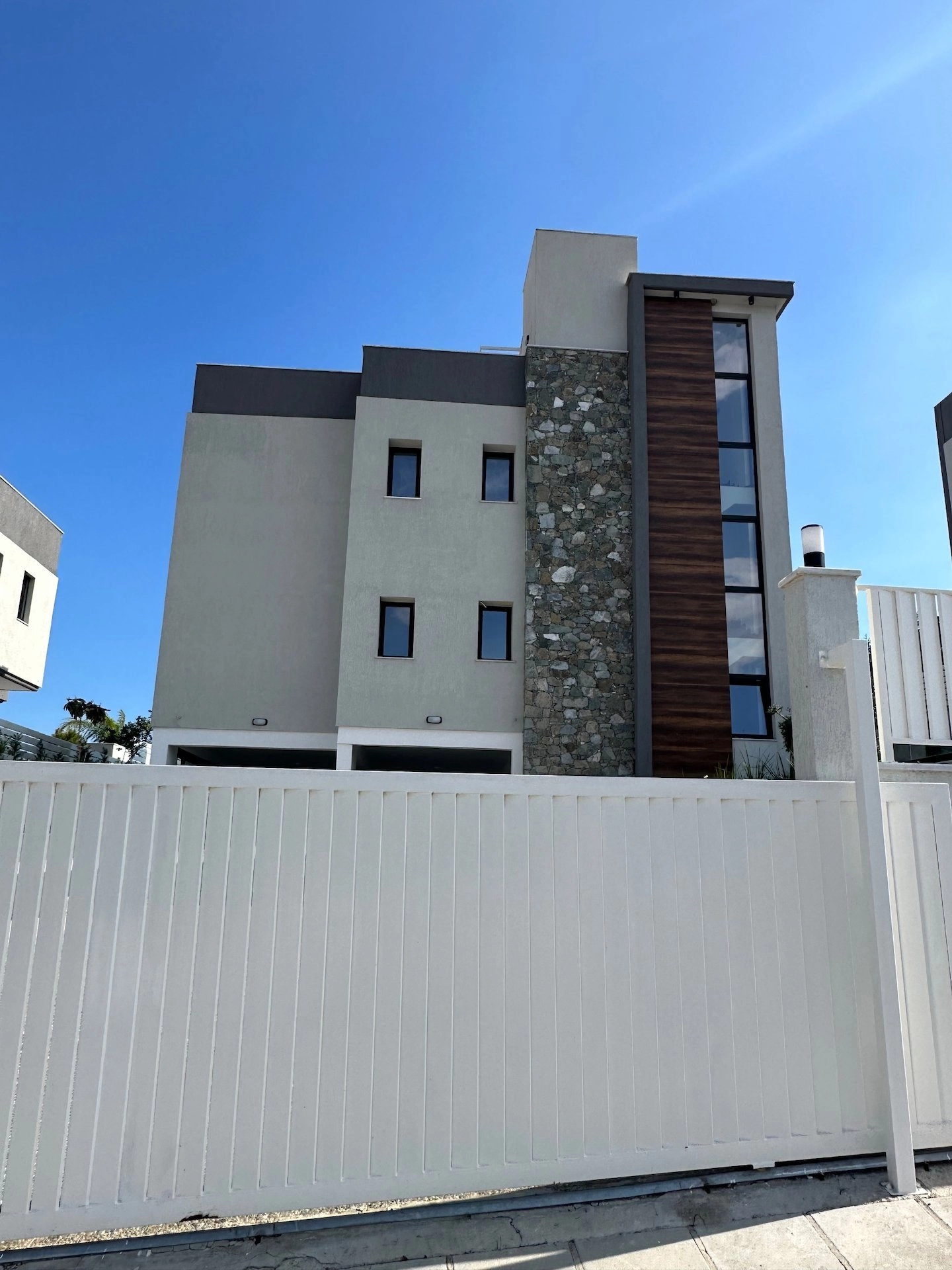 4 Bedroom House for Rent in Parekklisia, Limassol District