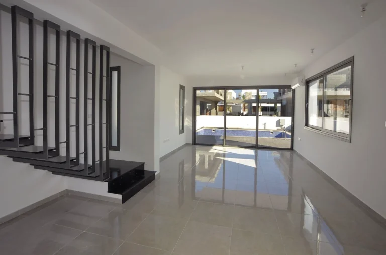6+ Bedroom House for Sale in Livadia Larnakas, Larnaca District