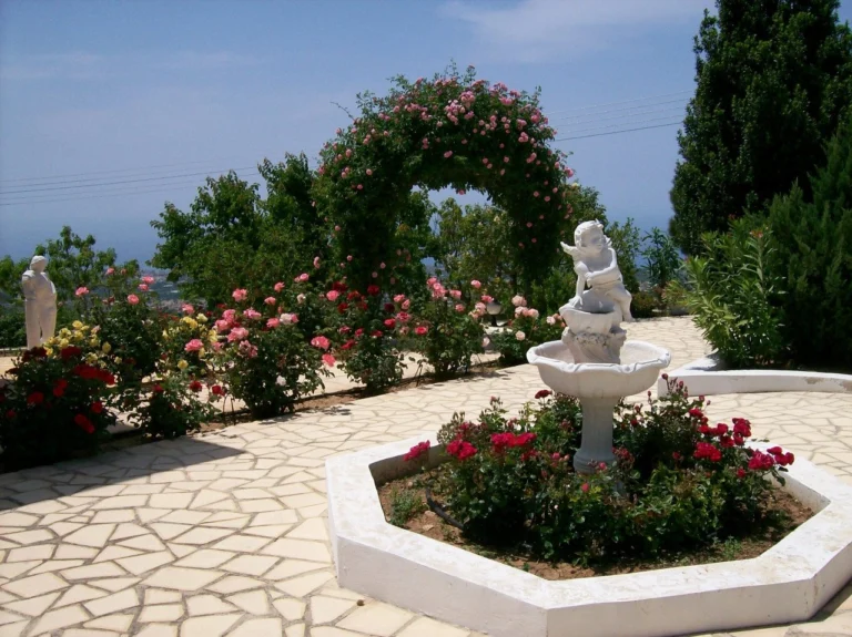 5 Bedroom House for Sale in Tala, Paphos District