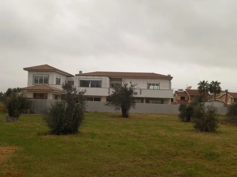 5 Bedroom House for Sale in Strovolos, Nicosia District