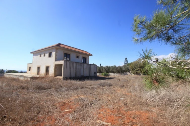 4 Bedroom House for Sale in Famagusta – Agia Napa