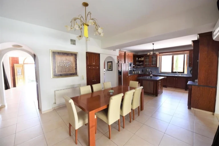 6+ Bedroom House for Sale in Oroklini, Larnaca District