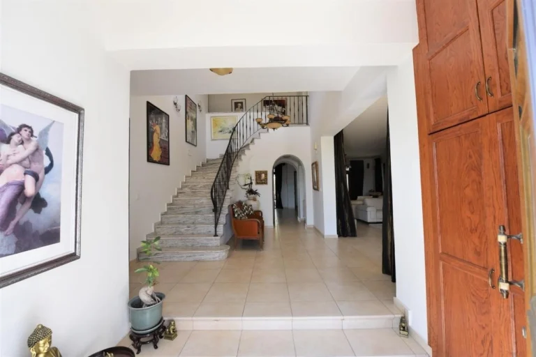 6+ Bedroom House for Sale in Oroklini, Larnaca District