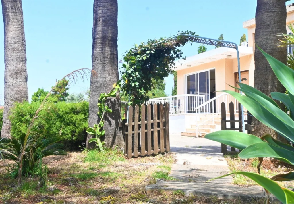 5 Bedroom House for Sale in Famagusta – Agia Napa