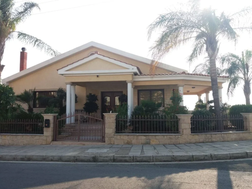 6+ Bedroom House for Sale in Paphos – Emba