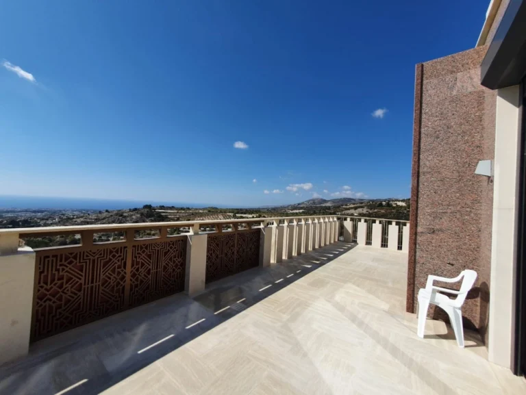 6+ Bedroom House for Sale in Mesa Chorio, Paphos District
