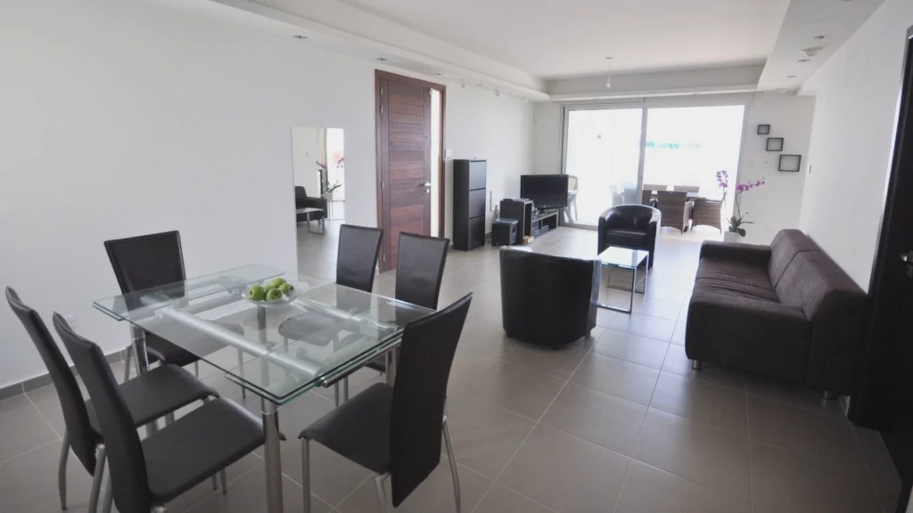 2 Bedroom Apartment for Sale in Pervolia Larnacas