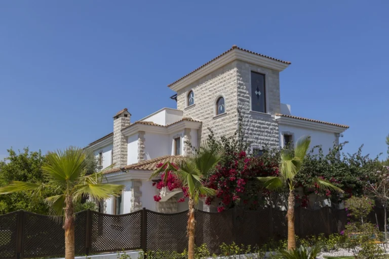 5 Bedroom House for Sale in Argaka, Paphos District