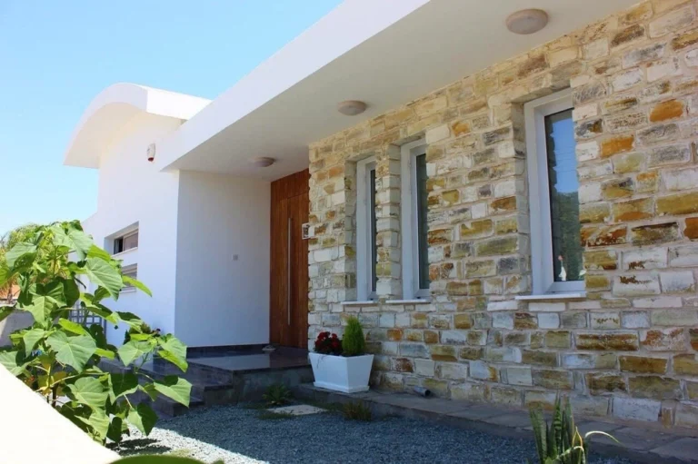 4 Bedroom House for Sale in Oroklini, Larnaca District