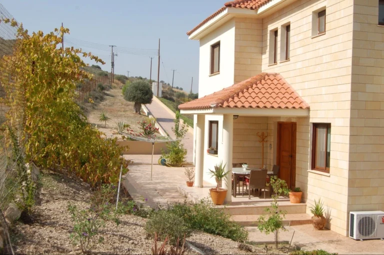 3 Bedroom House for Sale in Agia Anna, Larnaca District