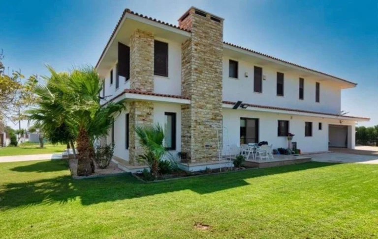 6+ Bedroom House for Sale in Dromolaxia, Larnaca District