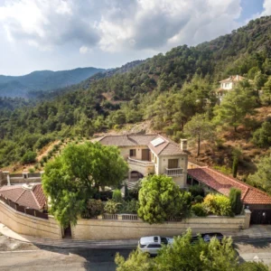 4 Bedroom House for Sale in Moniatis, Limassol District