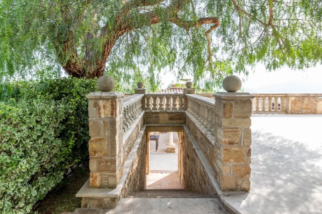 4 Bedroom House for Sale in Moniatis, Limassol District