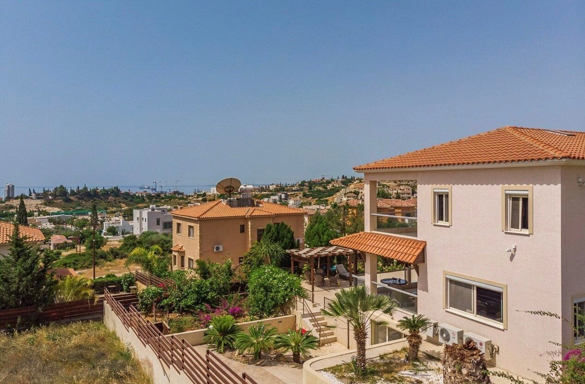 5 Bedroom House for Sale in Limassol District
