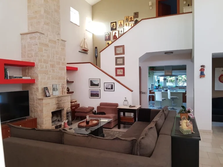 5 Bedroom House for Sale in Moni, Limassol District