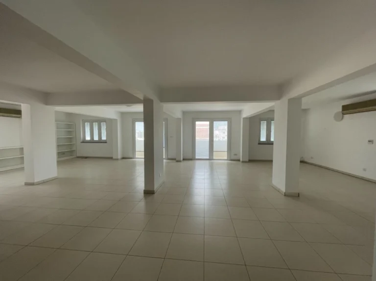 531m² Building for Sale in Aradippou, Larnaca District