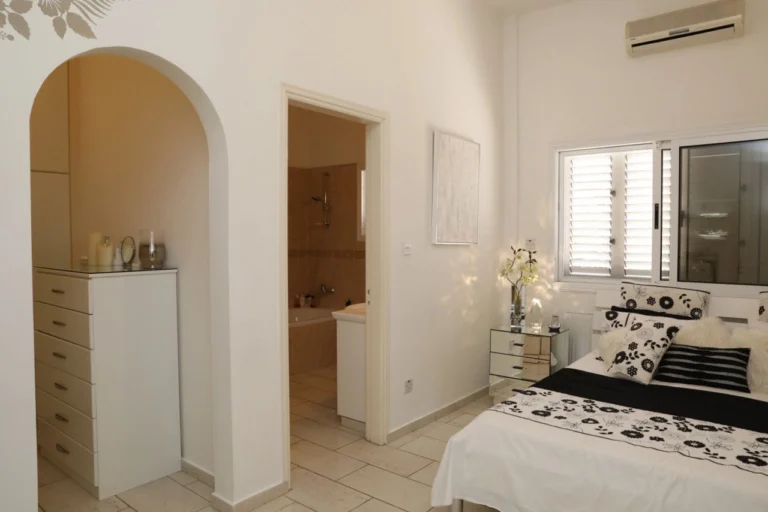 3 Bedroom House for Sale in Kissonerga, Paphos District