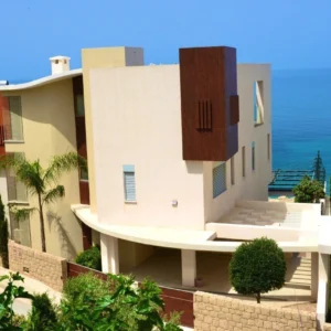 4 Bedroom House for Sale in Chlorakas, Paphos District