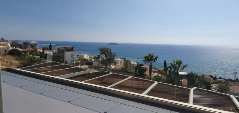 6+ Bedroom House for Sale in Agios Tychonas, Limassol District