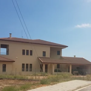 5 Bedroom House for Sale in Nicosia District