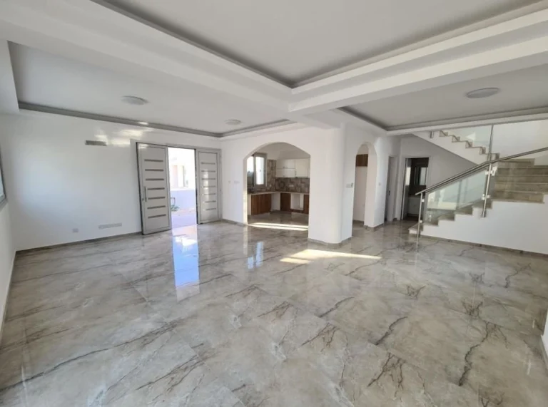 5 Bedroom House for Sale in Paphos – Anavargos