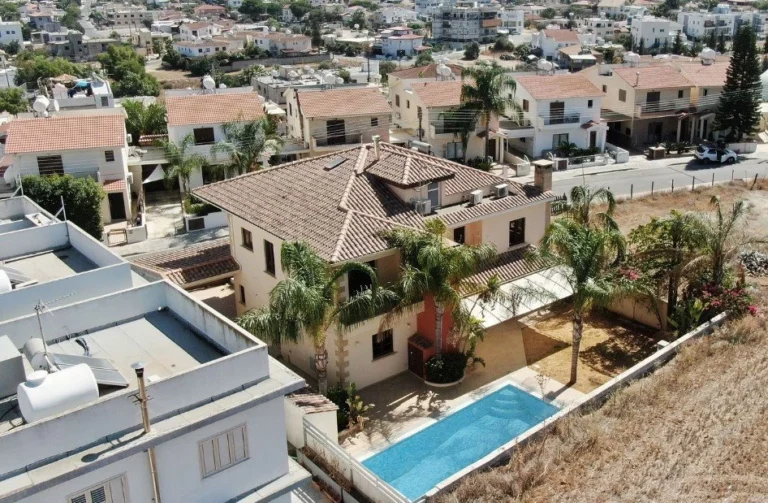 6+ Bedroom House for Sale in Tseri, Nicosia District