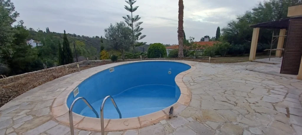 3 Bedroom House for Sale in Kamares, Paphos District