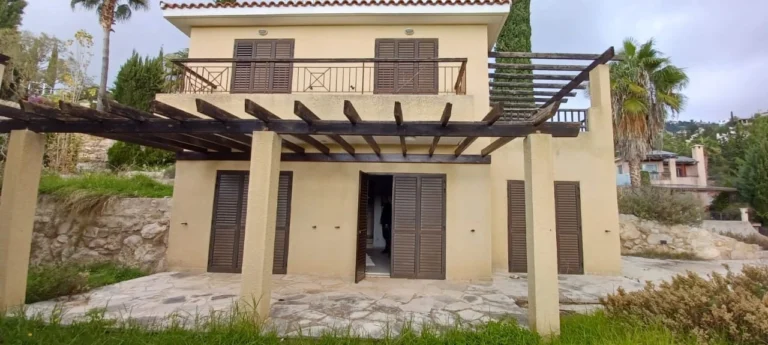 3 Bedroom House for Sale in Kamares, Paphos District