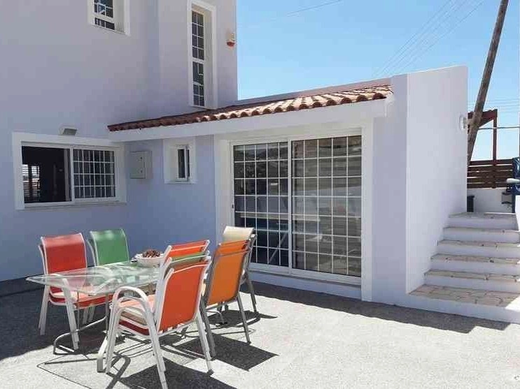 3 Bedroom House for Sale in Agios Tychonas, Limassol District