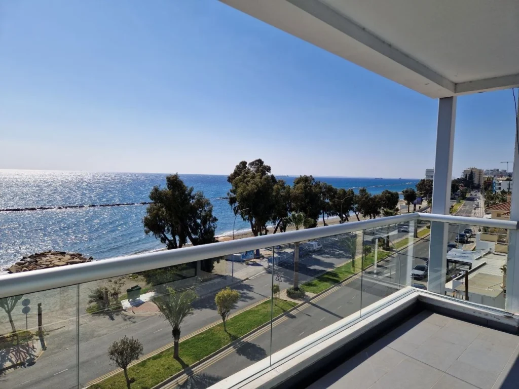 3 Bedroom Apartment for Sale in Agios Tychonas, Limassol District