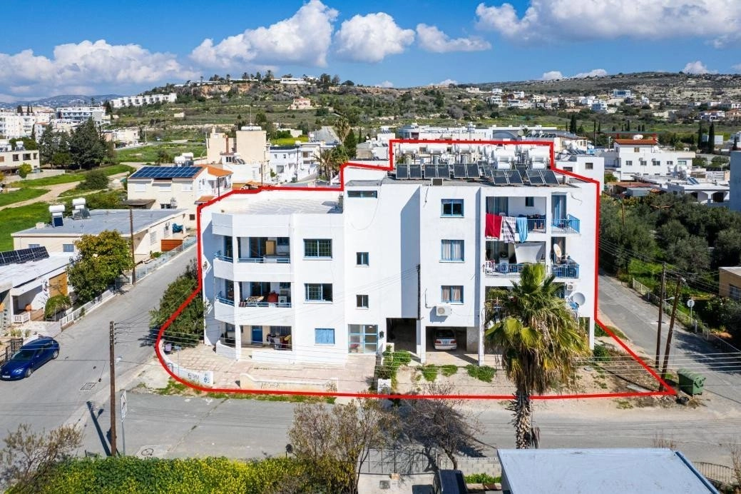 982m² Building for Sale in Geroskipou, Paphos District