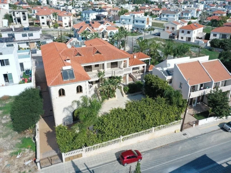 5 Bedroom House for Sale in Oroklini, Larnaca District