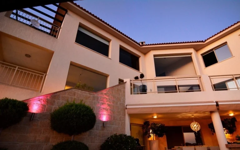 6+ Bedroom House for Sale in Tala, Paphos District