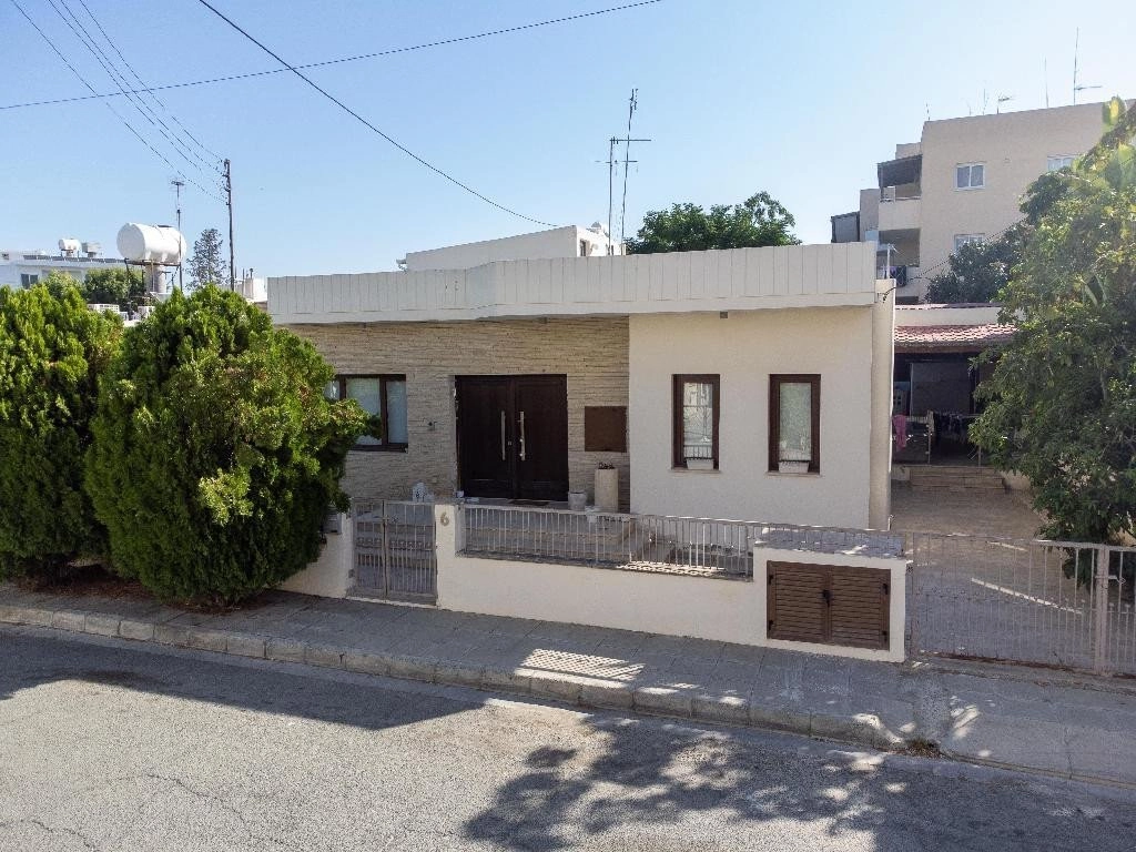 4 Bedroom House for Sale in Nicosia – Kaimakli