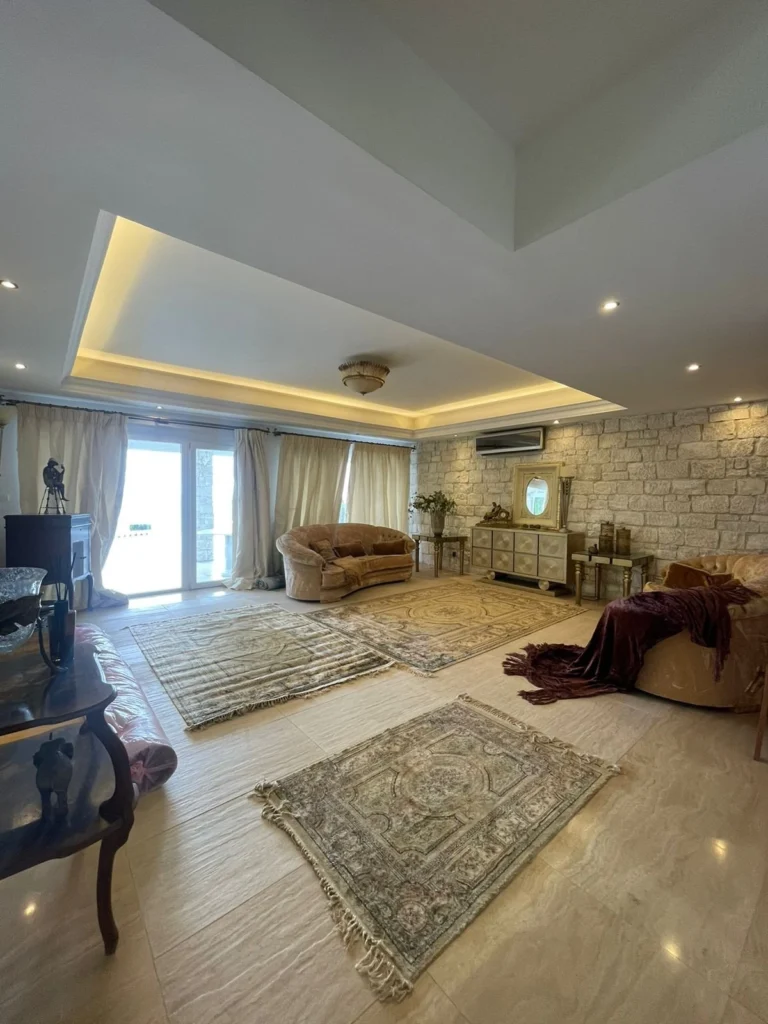 5 Bedroom House for Sale in Amathounta, Limassol District