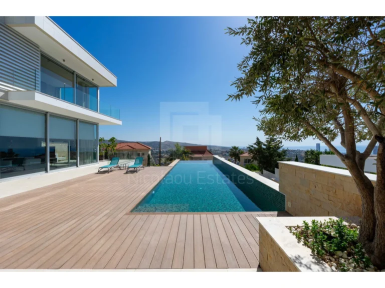 6+ Bedroom House for Sale in Limassol District