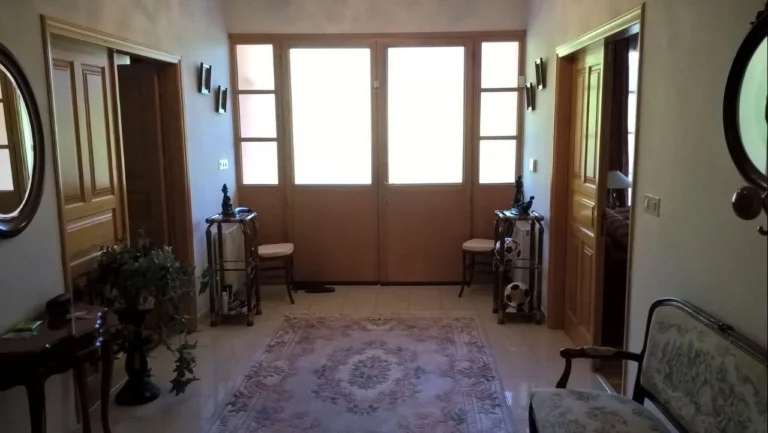 5 Bedroom House for Sale in Moniatis, Limassol District