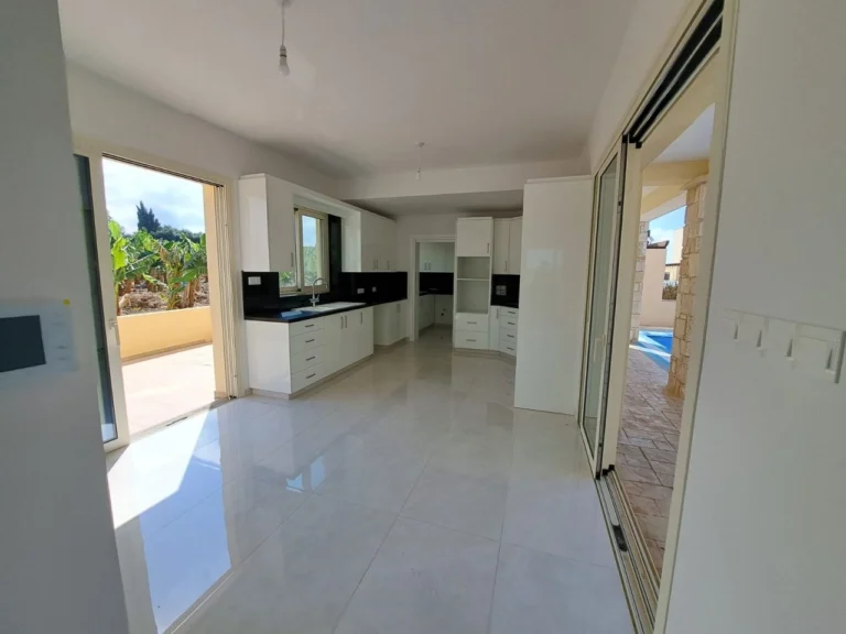 3 Bedroom House for Sale in Kissonerga, Paphos District