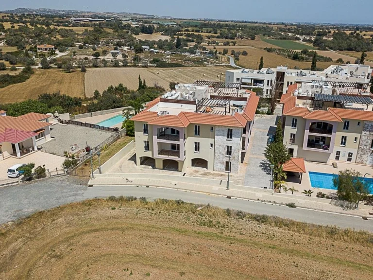 402m² Building for Sale in Mazotos, Larnaca District