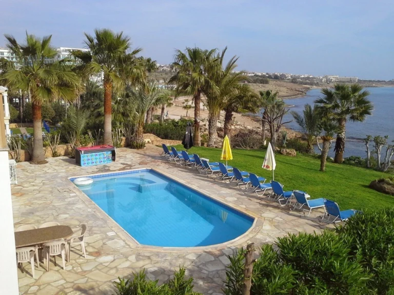 6+ Bedroom House for Sale in Chlorakas, Paphos District