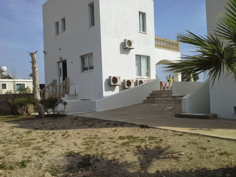 6+ Bedroom House for Sale in Chlorakas, Paphos District