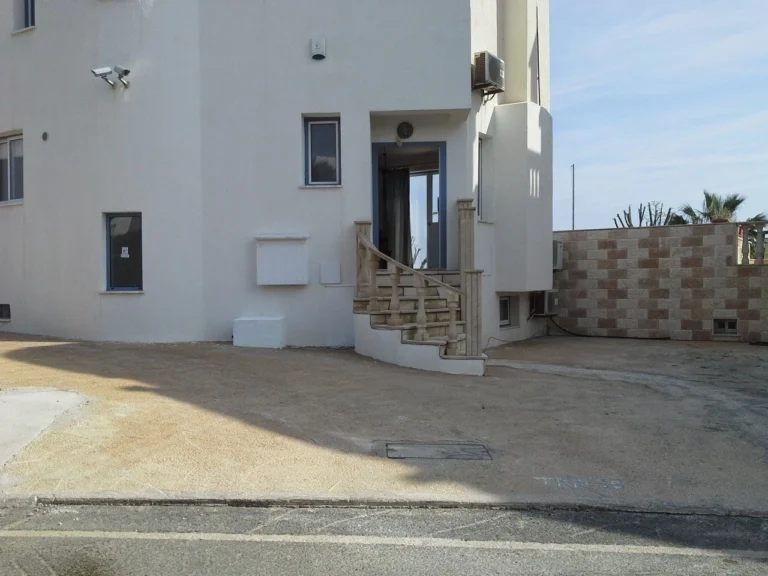 6+ Bedroom House for Sale in Chlorakas, Paphos District