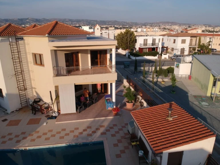 5 Bedroom House for Sale in Chlorakas, Paphos District