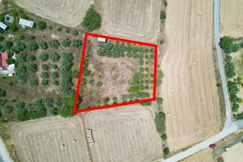 2,342m² Plot for Sale in Pera, Nicosia District